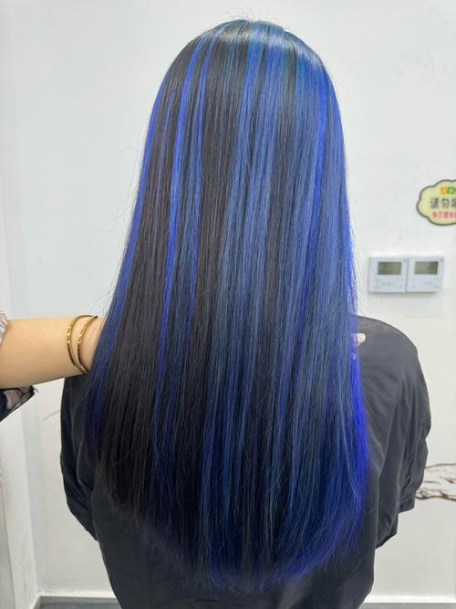 染深蓝色头发需要漂吗_染深蓝发需漂?伤发护理要跟上 染深蓝色头发需要漂吗_染深蓝发需漂?伤发护理要跟上