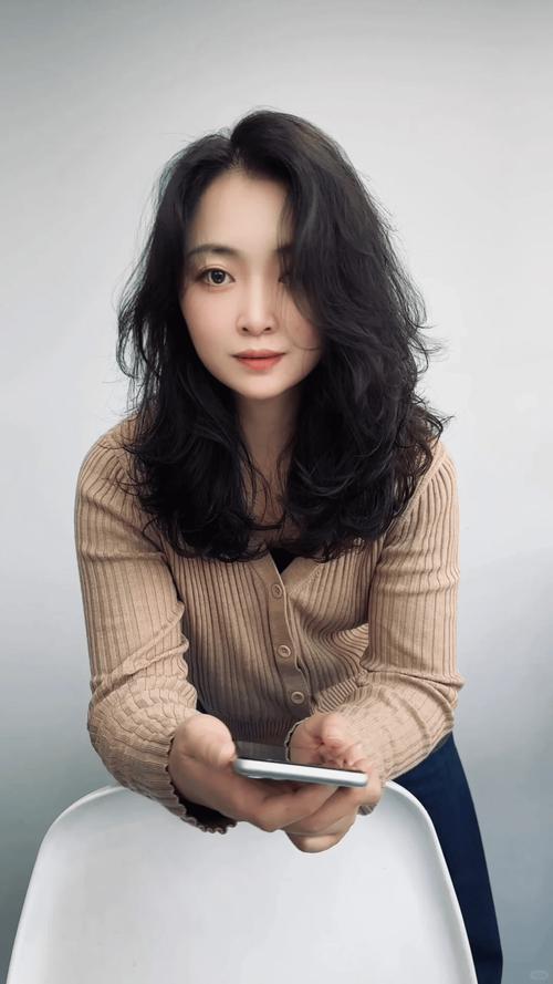 想让头发蓬松烫什么_蓬松发型技巧 想让头发蓬松烫什么_蓬松发型技巧