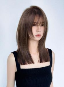 酷甜系列的发型_圆脸姐妹甜酷发型，内扣刘海显脸小，蝴蝶结添甜美！