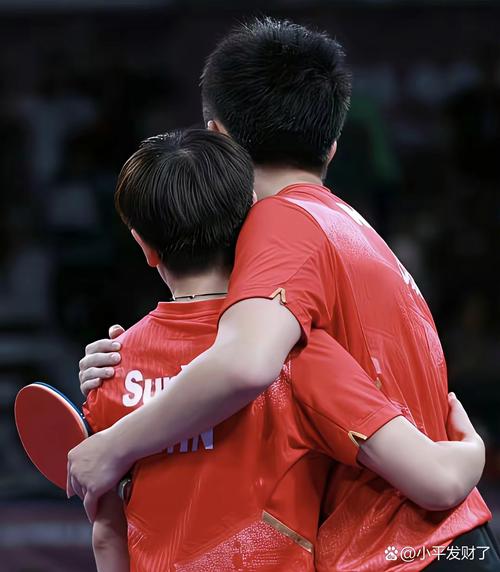 环腰抱的正确姿势_安全呵护支持,用心传递爱 环腰抱的正确姿势_安全呵护支持,用心传递爱