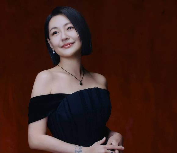 小s最火的三款短发_小S多变短发时尚靓丽,展现独特魅力 小s最火的三款短发_小S多变短发时尚靓丽,展现独特魅力