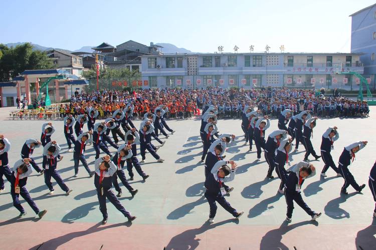 旭日东升武术操有哪些动作_强身健体，培养品格