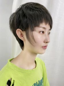 长鬓角发型女_流行长鬓角发型，甜美修饰脸型！