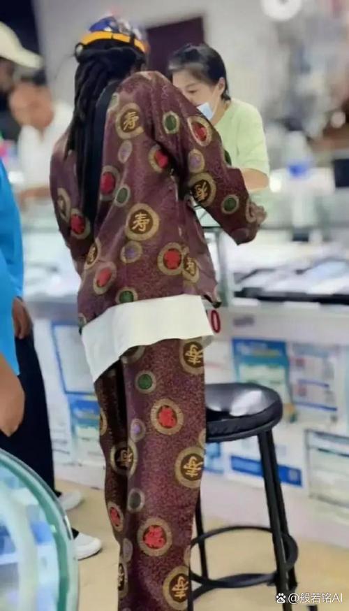 非洲人穿搭_色彩斑斓，文化底蕴丰富多样