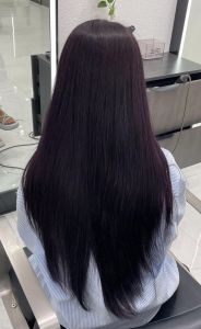 黑中透紫是什么颜色_黑配紫黑中透紫，神秘奢华显品味