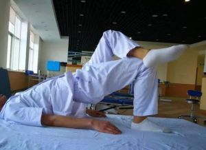 半桥运动训练_简单有效，强腰壮臀防跌倒