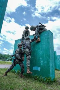 这场训练全程紧贴实战_部队紧贴实战练应急，提升战场感知能力