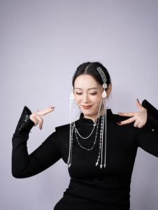 蒙古族肩部动作有哪些_硬柔结合展草原风情