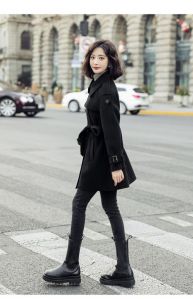 女呢子大衣配什么裤子_呢子大衣搭配裤子穿出不同风格