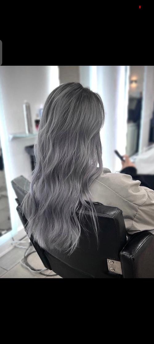 暗灰渐变是什么颜色_神秘沉稳，质感提升，用对好！