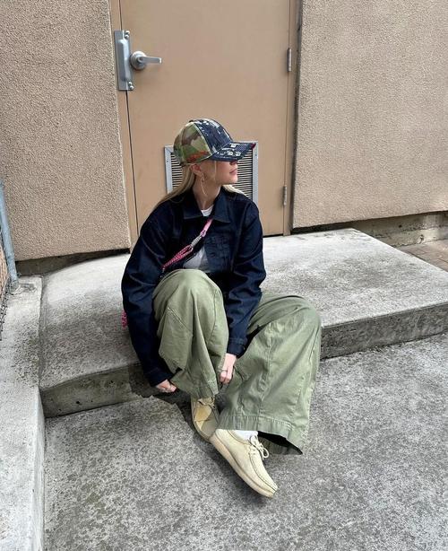 袋鼠鞋配长裙适合穿什么袜子_舒适时尚袋鼠鞋，显腿长百搭，隐形增高，多场合必备