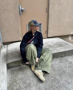 袋鼠鞋配长裙适合穿什么袜子_舒适时尚袋鼠鞋，显腿长百搭，隐形增高，多场合必备