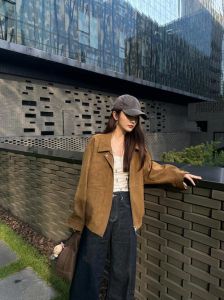 棕裤子配什么颜色上衣_棕色裤子配啥上衣好看？